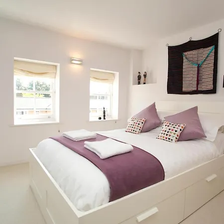 Veeve - Modern Edwardian London