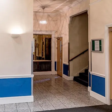 Flat 25 Dudley Court *