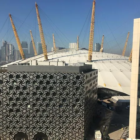 Luxury North Greenwich O2 Arena Apartment London