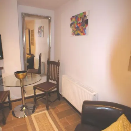 Brompton House Apartment *