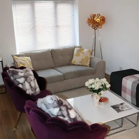 Apartment Cosy & Lovely With Free Parking & Close To Station Erith