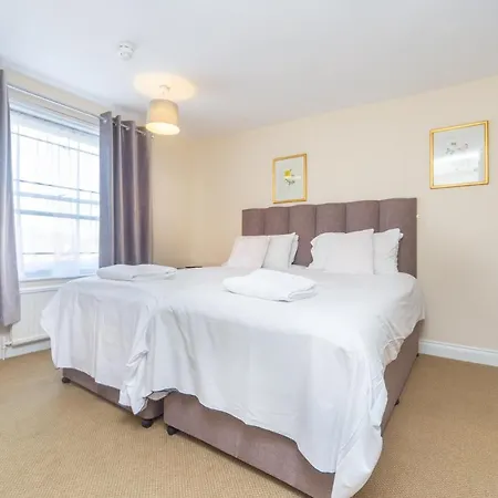 Black Lion Guest house 3*