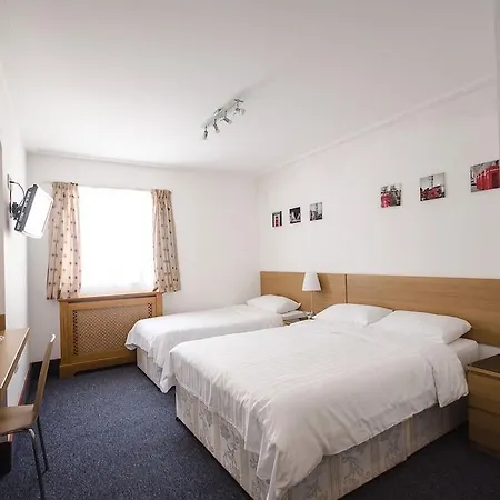 Adria Hotel 3*