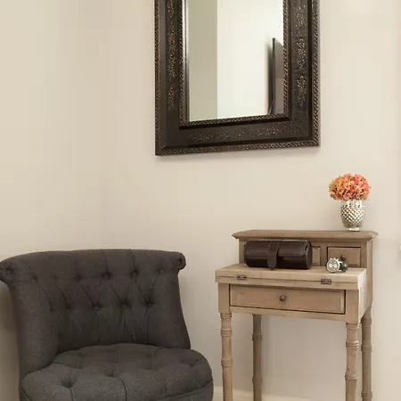 Stylish Mayfair Penthouse Next To Hyde Park Apartment London