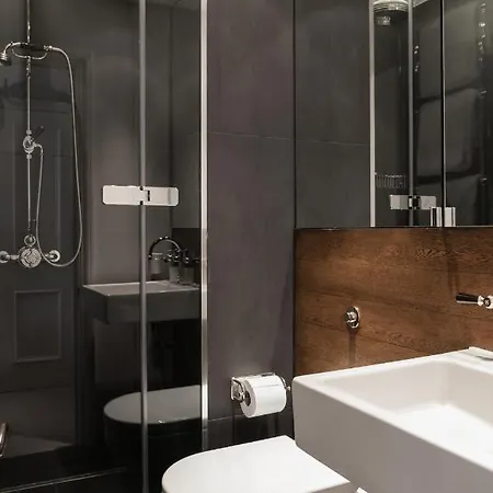 Stylish Mayfair Penthouse Next To Hyde Park Apartment London