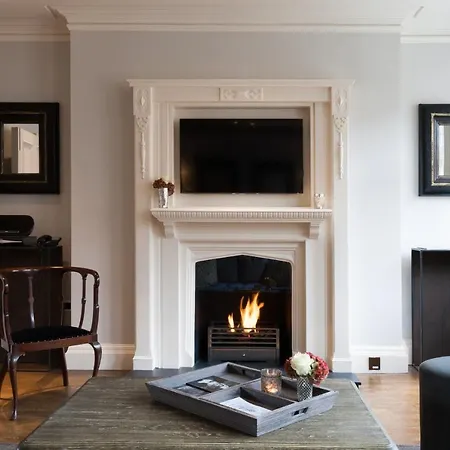 Stylish Mayfair Penthouse Next To Hyde Park Apartment London