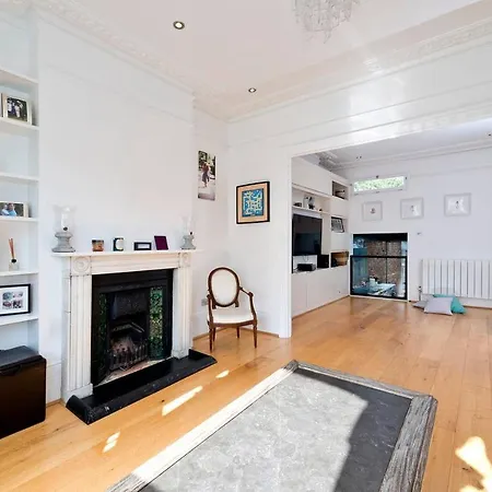Holiday home Bright & Spacious 5 Bed House In Charming Putney