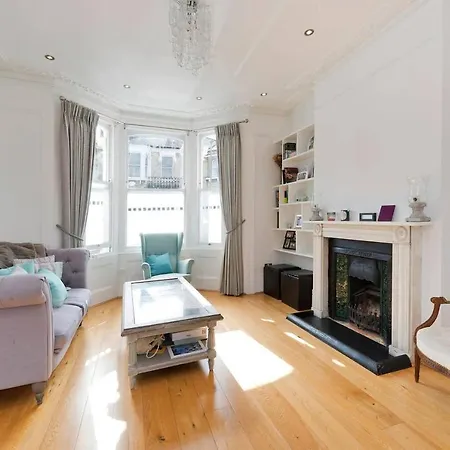 Bright & Spacious 5 Bed House In Charming Putney * London