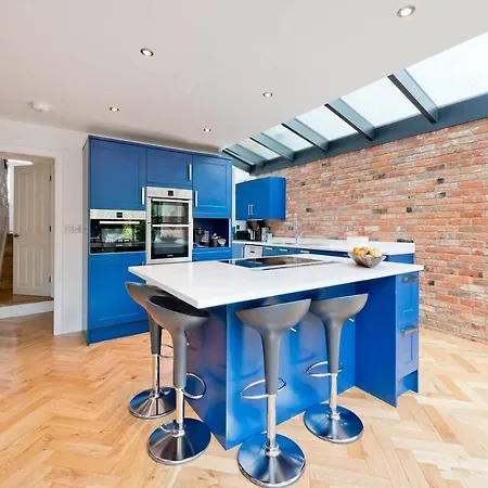 Bright & Spacious 5 Bed House In Charming Putney * London