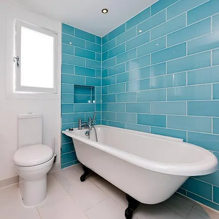 Holiday home Bright & Spacious 5 Bed House In Charming Putney *
