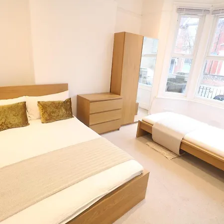 3bd Garden By Westfield *