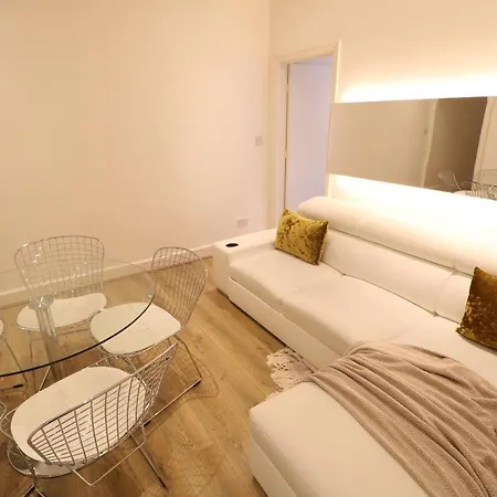 Apartment 3bd Garden By Westfield *