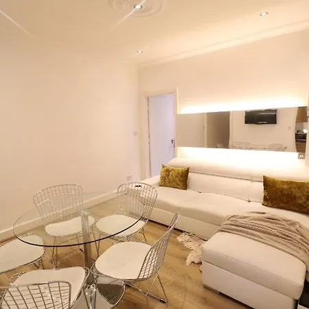 3bd Garden By Westfield * London