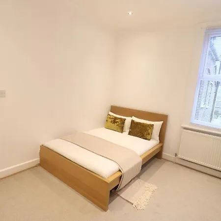 3bd Garden By Westfield