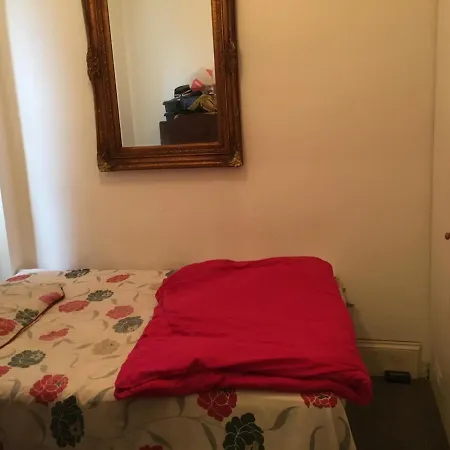 Small Bed Londen