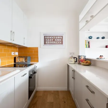 Apartment The Kensington Grove - Stylish 2bdr Flat With Private Patio *