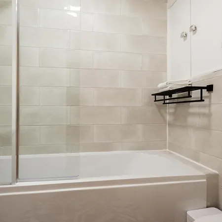 Apartment The Kensington Grove - Stylish 2bdr Flat With Private Patio *