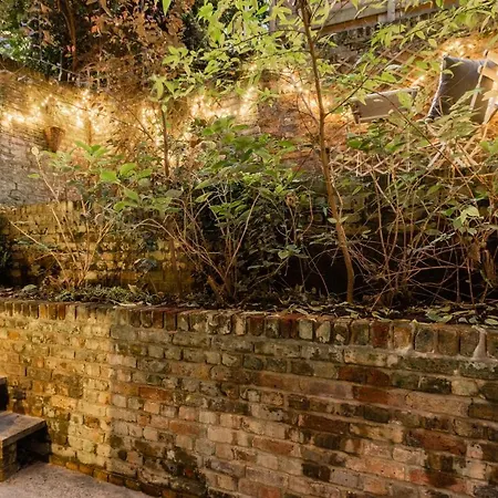 The Kensington Grove - Stylish 2bdr Flat With Private Patio London