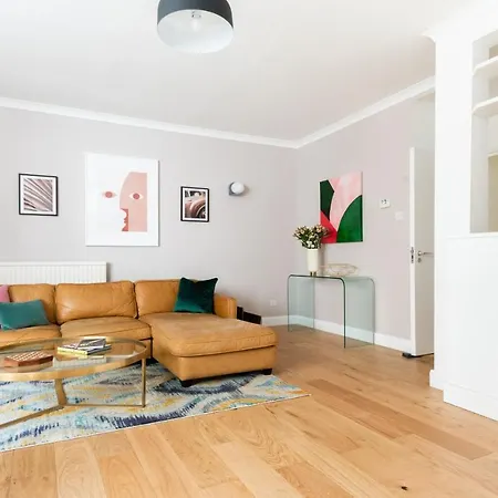 The Kensington Grove - Stylish 2bdr Flat With Private Patio