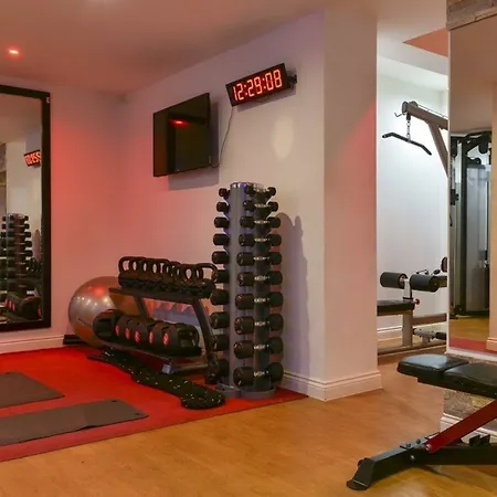 Aparthotel Fraser Queens Gate 4*