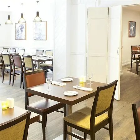 Epping Forest Hotel 3*