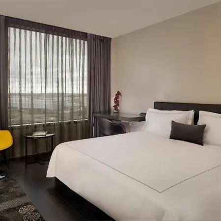 Park Plaza London, Park Royal Londýn