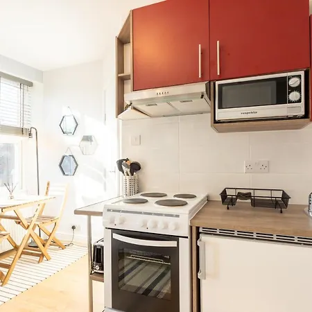 Apartment Modern And Chic Flat For 2 People In West Kilburn By Queen's Park London
