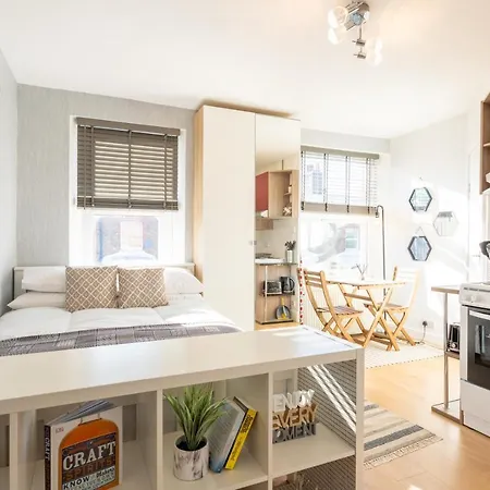 Apartment Modern And Chic Flat For 2 People In West Kilburn By Queen's Park *