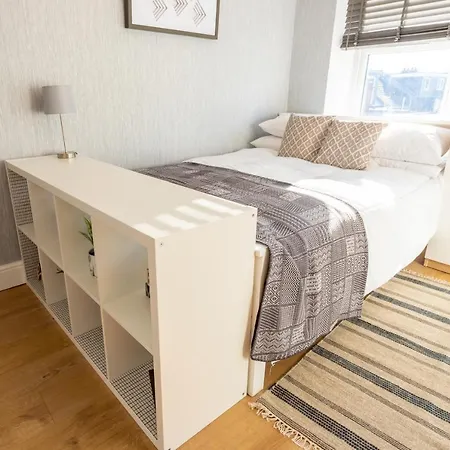 Modern And Chic Flat For 2 People In West Kilburn By Queen's Park *