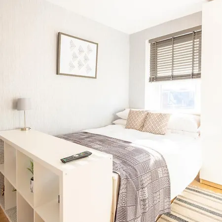Modern And Chic Flat For 2 People In West Kilburn By Queen's Park * London
