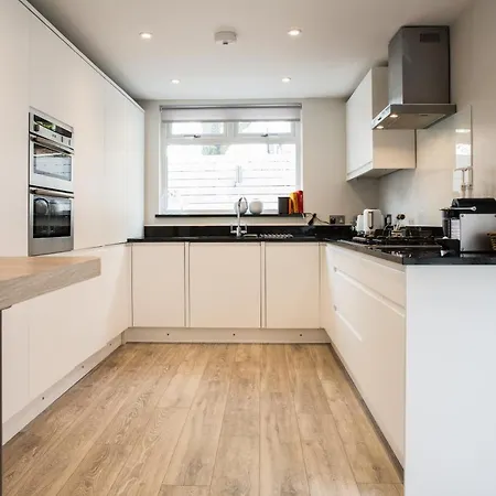 Magnificent House For 6 In Fulham With Back Garden *