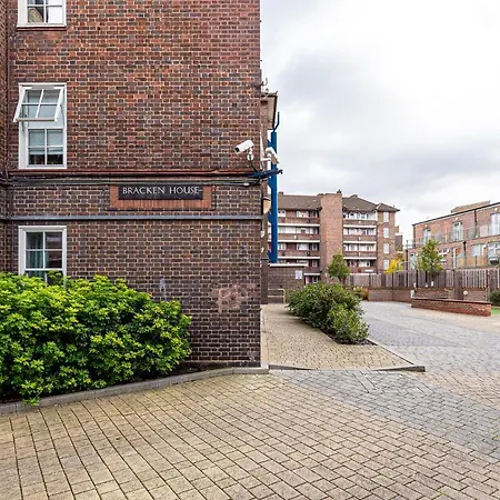 Homestay Bracken House Croydon
