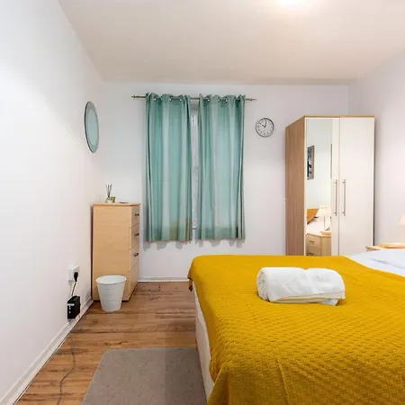 Homestay Bracken House *