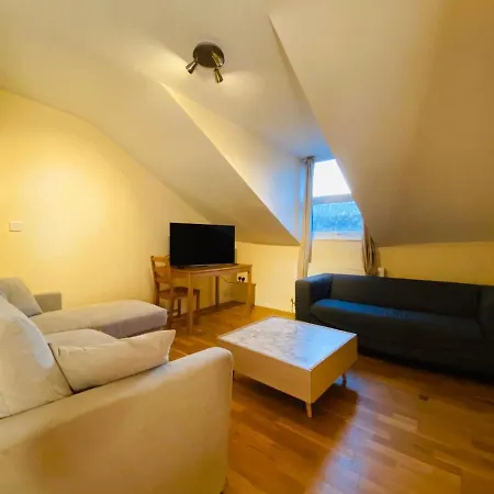 77 B Brailsford Road, Brixton, Sw2 2tb