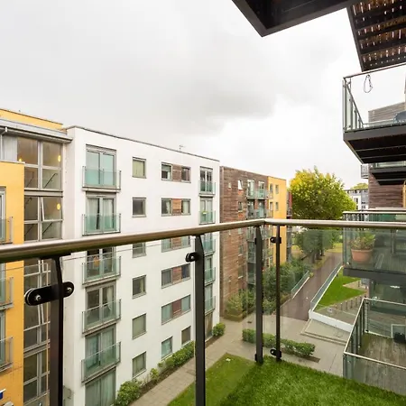 Apartment Amazing Modern 2 Bedroom Flat In Greenwich For 4 People