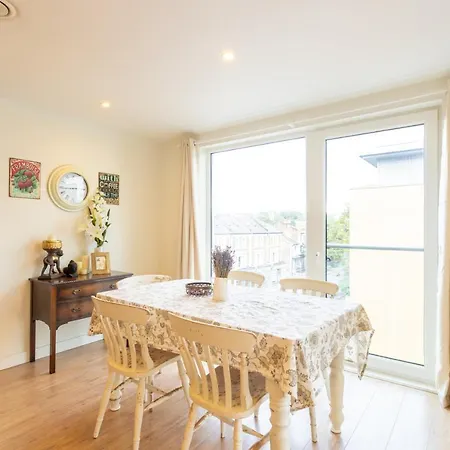 Amazing Modern 2 Bedroom Flat In Greenwich For 4 People * London