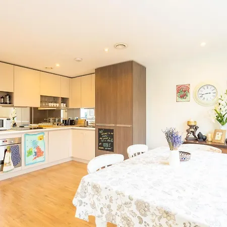 Appartement Amazing Modern 2 Bedroom Flat In Greenwich For 4 People *