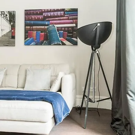 Modern 1br Period In Kensington