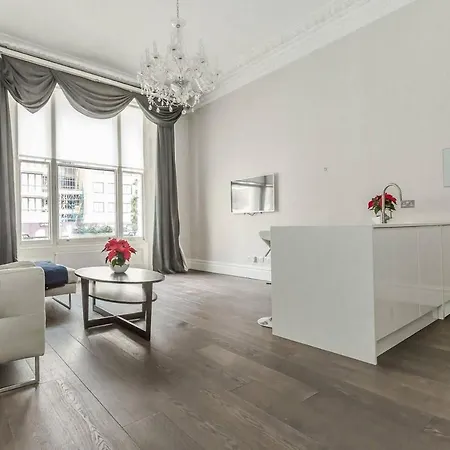 Modern 1br Period In Kensington London