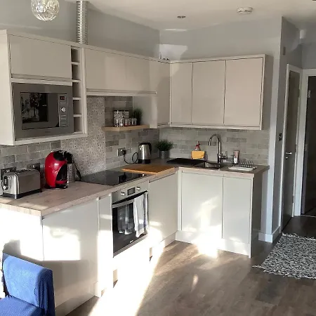 Carolyn's Place Ruislip