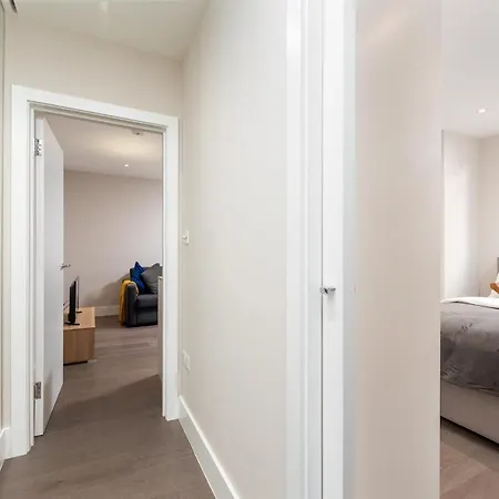 Meriden Court, Chelsea * London