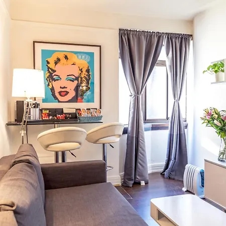 Flat 25 Dudley Court * London