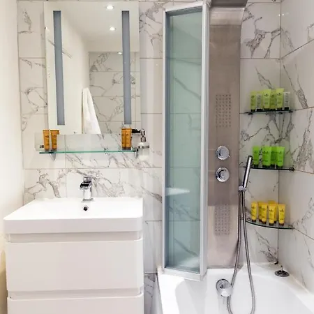 Apartment Flat 25 Dudley Court London