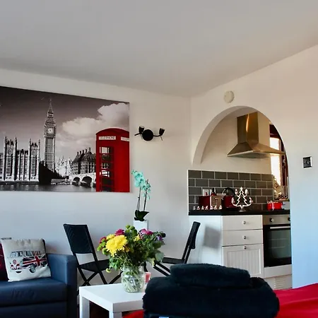 Tobacco Dock Studio * Londra