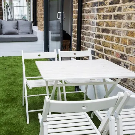 Magnificent House For 6 In Fulham With Back Garden *