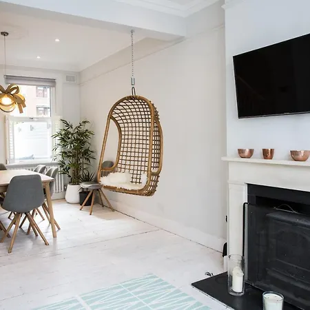 Magnificent House For 6 In Fulham With Back Garden *