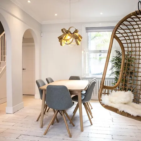Magnificent House For 6 In Fulham With Back Garden *