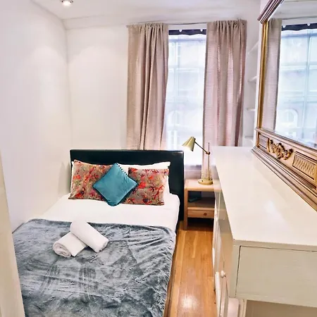 Holiday home Magical & Charming 8 Covent Garden Townhouse *