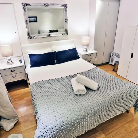 Magical & Charming 8 Covent Garden Townhouse Holiday home *