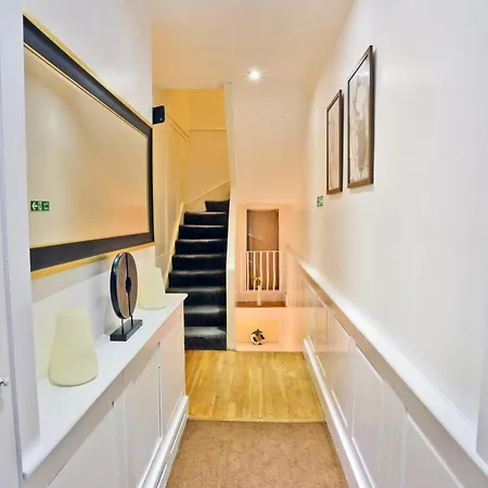 Magical & Charming 8 Covent Garden Townhouse Holiday home